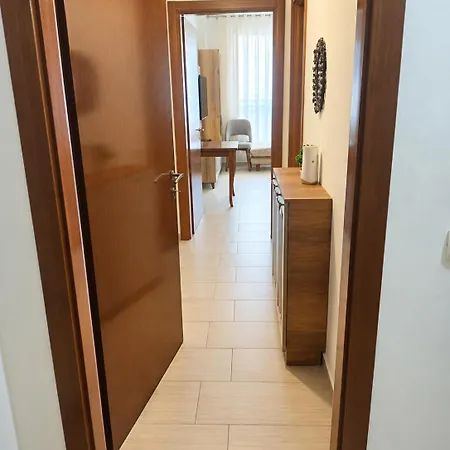 1br, 3 Min To Skanderbeg Square