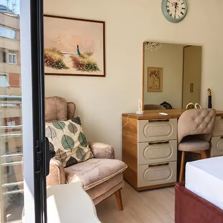 1br, 3 Min To Skanderbeg Square